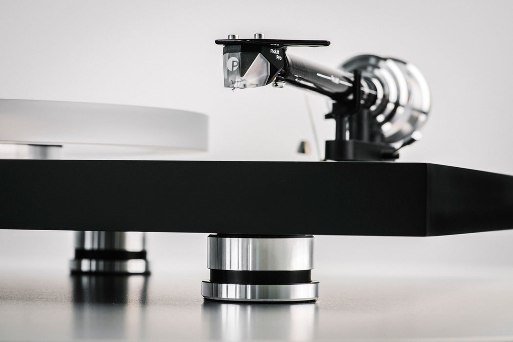 Pro-Ject Debut Reference 10 side view