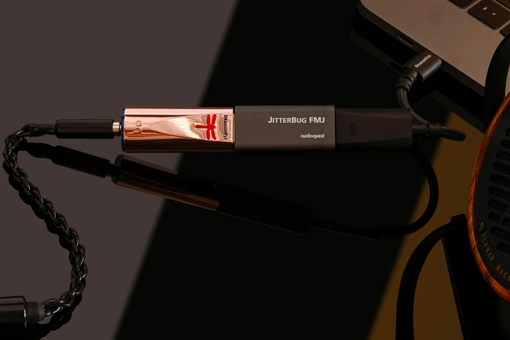 AudioQuest DragonFly Copper – Lifestyle 3